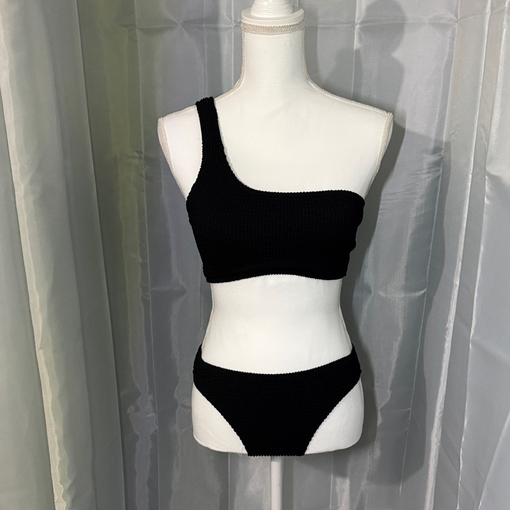 Black One-Shoulder Textured Bikini Set